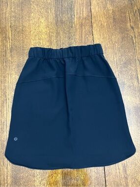 NWOT Lululemon On the Fly Skirt